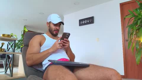 Snapshot of andrew_west_ chatting on 30, 10, 2025 ANDREW WEST online show from 30, 10, 2025