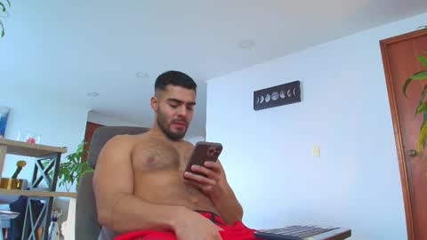 Snapshot of andrew_west_ chatting on 4, 11, 2025 ANDREW WEST online show from 4, 11, 2025