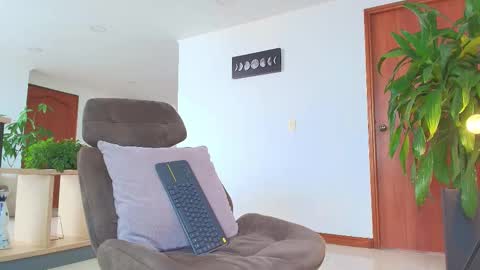 Snapshot of andrew_west_ chatting on 6, 11, 2025 ANDREW WEST online show from 6, 11, 2025