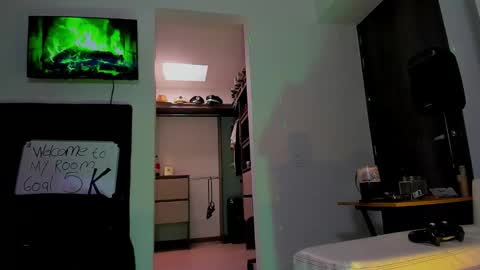 Snapshot of andrewjohnson0 chatting on 22, 9, 2025 Andrew Johnson online show from 22, 9, 2025