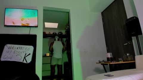 Snapshot of andrewjohnson0 chatting on 28, 9, 2025 Andrew Johnson online show from 28, 9, 2025