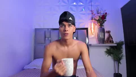 AndreWortix online show from 10, 3, 2025