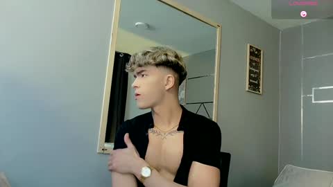 Snapshot of andrius_24 chatting on 1, 2, 2025      online show from 1, 2, 2025