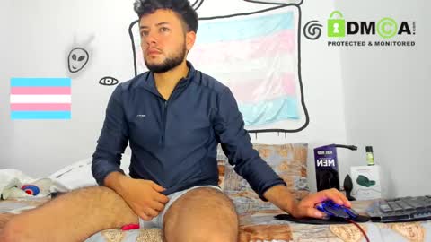 hugeclit  online show from 8, 3, 2025