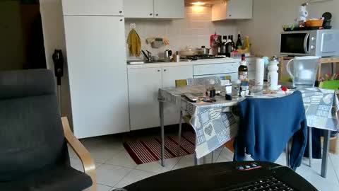 Snapshot of androx77 chatting on 4, 2, 2025 androx77 online show from 4, 2, 2025