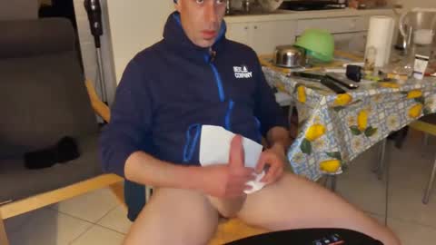 Snapshot of androx77 chatting on 10, 2, 2025 androx77 online show from 10, 2, 2025