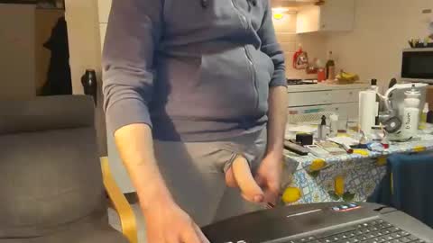 Snapshot of androx77 chatting on 5, 3, 2025 androx77 online show from 5, 3, 2025