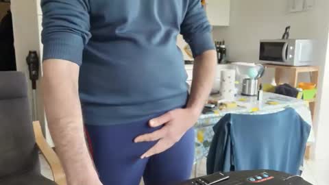 Snapshot of androx77 chatting on 23, 11, 2025 androx77 online show from 23, 11, 2025