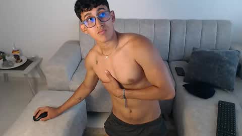 Snapshot of androx_boy chatting on 28, 10, 2025 Androx boy online show from 28, 10, 2025