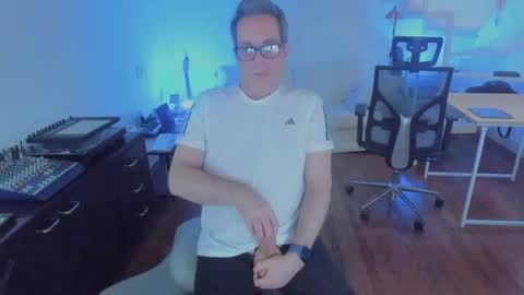 Snapshot of andy0pandi chatting on 15, 11, 2025 Andrew online show from 15, 11, 2025