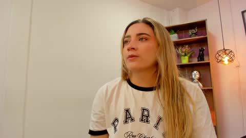 Snapshot of andy_and_emma chatting on 10, 1, 2025 andy_and_emma online show from 10, 1, 2025