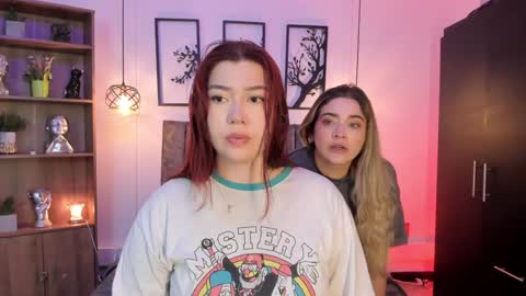 Snapshot of andy_and_emma chatting on 19, 1, 2025 andy_and_emma online show from 19, 1, 2025