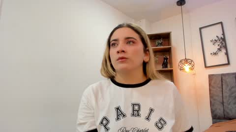 Snapshot of andy_and_emma chatting on 23, 1, 2025 andy_and_emma online show from 23, 1, 2025