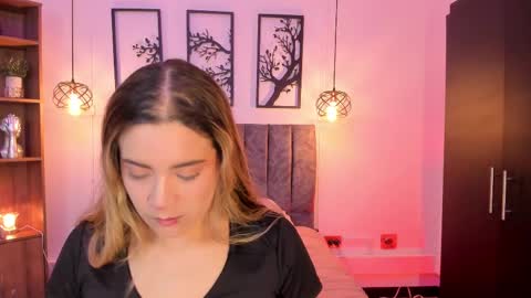 Snapshot of andy_and_emma chatting on 21, 2, 2025 andy_and_emma online show from 21, 2, 2025