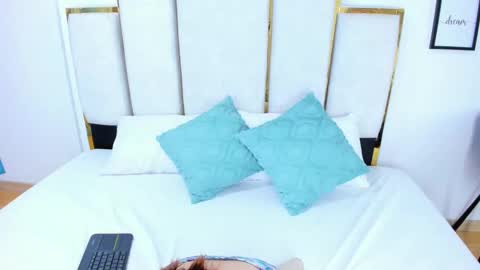 Andy bluee  online show from 28, 2, 2025