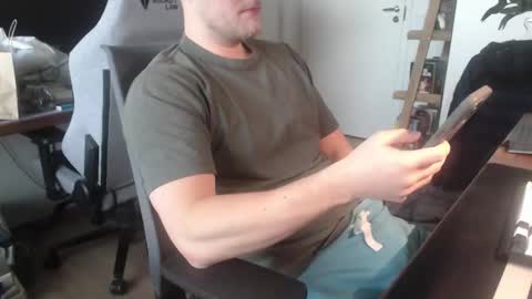 Snapshot of andycandy1994 chatting on 23, 11, 2025 andycandy1994 online show from 23, 11, 2025