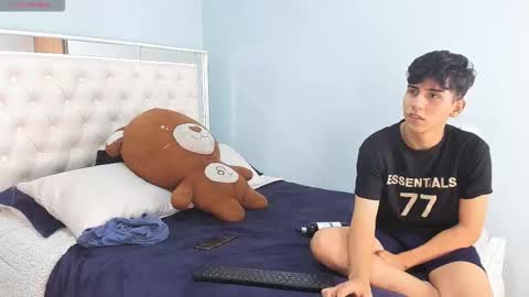 Snapshot of andyy_big_cock chatting on 18, 10, 2025 Andy online show from 18, 10, 2025