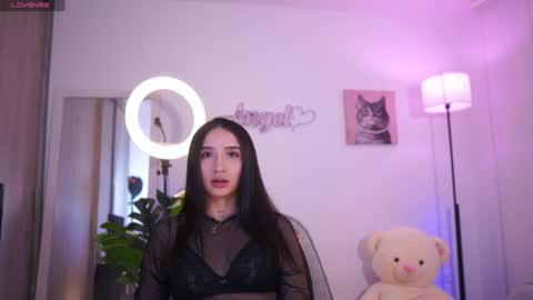 Snapshot of angeeel_ chatting on 30, 9, 2025 Angel online show from 30, 9, 2025