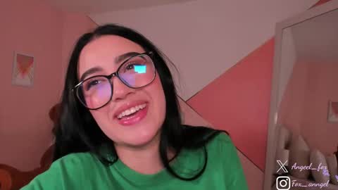 Snapshot of angeel_fox chatting on 9, 11, 2025 Angel online show from 9, 11, 2025