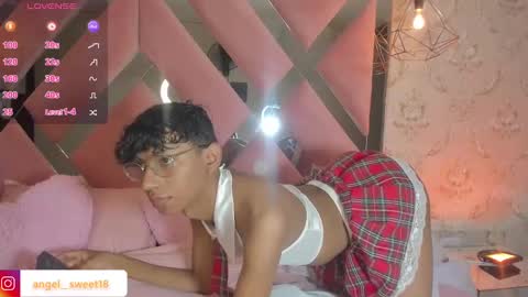 Snapshot of angel__sweet18 chatting on 4, 12, 2024 online show from 4, 12, 2024