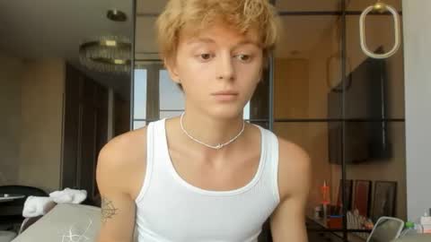 angel_andreww online show from 25, 4, 2026