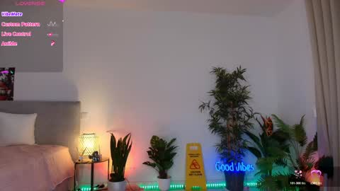 Snapshot of angel_danm_milf chatting on 10, 11, 2025 Patricia - online show from 10, 11, 2025