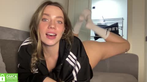 Snapshot of angel_from_sky chatting on 24, 1, 2025 Greetings Jess online show from 24, 1, 2025