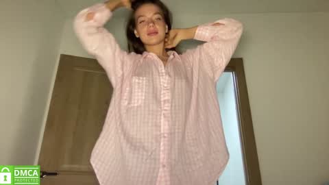 Snapshot of angel_from_sky chatting on 25, 11, 2025 Greetings Jess online show from 25, 11, 2025