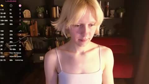 Snapshot of angel_kittie chatting on 10, 7, 2026 angel online show from 10, 7, 2026