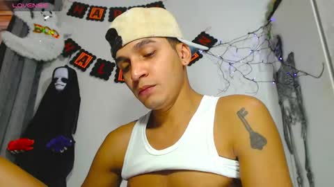 Snapshot of angel_latinboy chatting on 21, 10, 2025 Angel online show from 21, 10, 2025