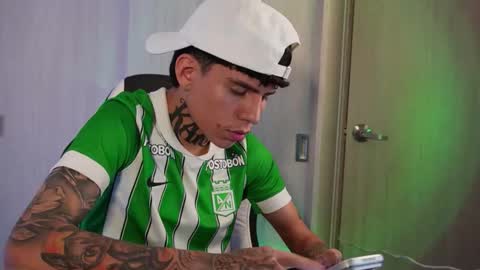 Snapshot of angel_luna0 chatting on 3, 6, 2026 angel_luna0 online show from 3, 6, 2026