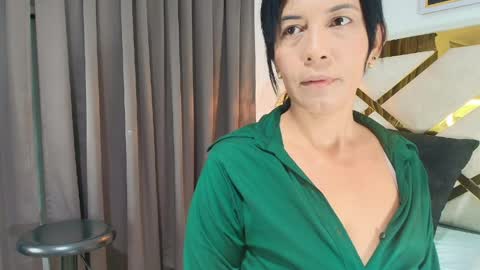 Nicolle  online show from 16, 4, 2026