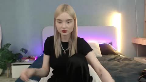 Snapshot of angel_share chatting on 6, 5, 2026 Angela online show from 6, 5, 2026