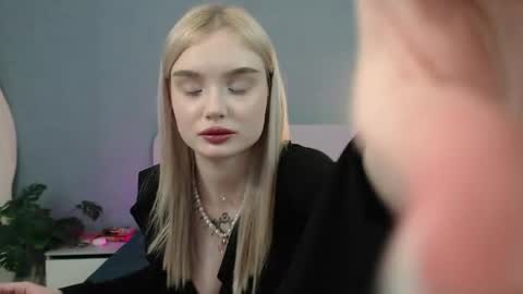 Snapshot of angel_share chatting on 10, 5, 2026 Angela online show from 10, 5, 2026