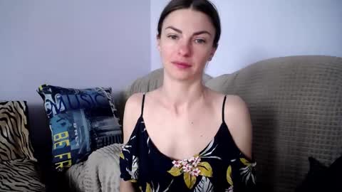 Snapshot of angel_zoe77 chatting on 12, 9, 2025 Zoe online show from 12, 9, 2025