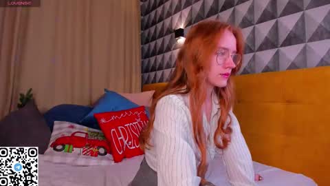 Snapshot of angela_flowers chatting on 15, 12, 2025 Angela online show from 15, 12, 2025