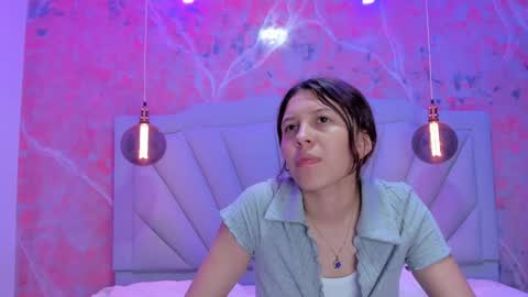 Snapshot of angelaa_cute chatting on 5, 12, 2024 ANGELA online show from 5, 12, 2024