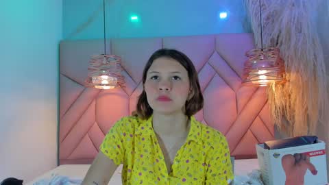 Snapshot of angelaa_cute chatting on 10, 12, 2024 ANGELA online show from 10, 12, 2024