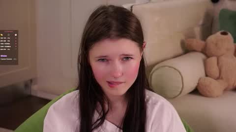Snapshot of angelabalay chatting on 13, 9, 2025 Mary online show from 13, 9, 2025