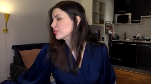 Angela online show from 24, 1, 2025