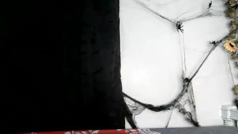 Snapshot of angelainparis28 chatting on 1, 11, 2025 ANGELA online show from 1, 11, 2025