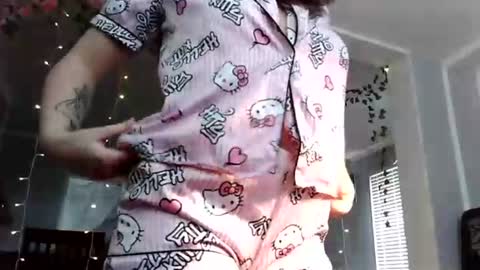 Snapshot of angelalice555 chatting on 7, 8, 2026 angelalice555 online show from 7, 8, 2026