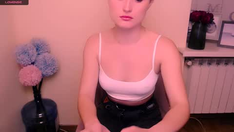 Snapshot of angelalice_ chatting on 4, 3, 2025 Alice online show from 4, 3, 2025