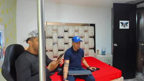 Angel And Cris online show from 10, 9, 2025