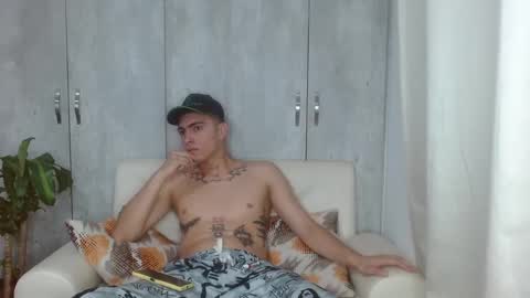 Snapshot of angelbacker22 chatting on 27, 1, 2025 angelbacker22 online show from 27, 1, 2025