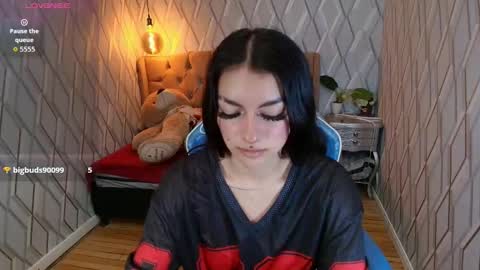 Snapshot of angelchristix chatting on 12, 9, 2025 Angel online show from 12, 9, 2025
