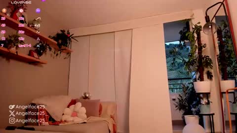 Snapshot of angelface25_ chatting on 14, 10, 2025 . online show from 14, 10, 2025