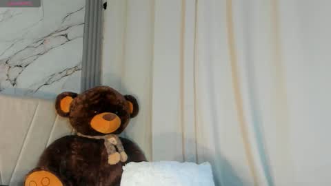 Snapshot of angeli_sexi chatting on 13, 10, 2025 Carolina online show from 13, 10, 2025