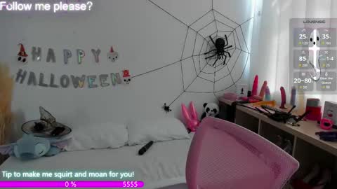 Snapshot of angelic_cat_ chatting on 2, 10, 2025 online show from 2, 10, 2025