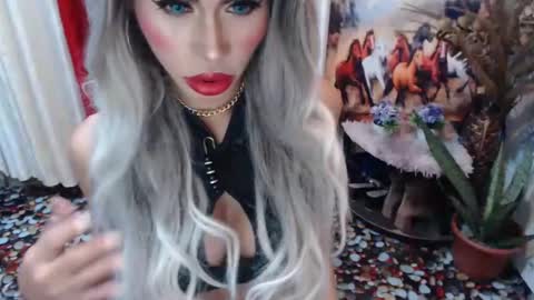 DIVINE ANGEL online show from 22, 2, 2025